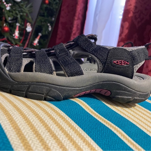 Women’s Keen Water Sandals size 6 - Picture 4 of 5